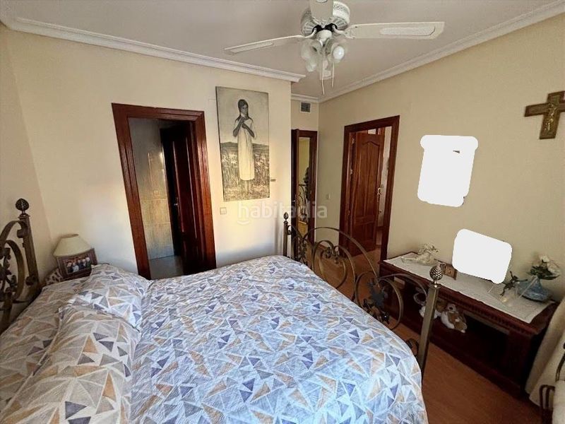 Foto 50bee6f8-d770-46bb-b792-3ac48fa0cff7. Casa en calle la merced 2 casa en urbanización con piscina en Linares