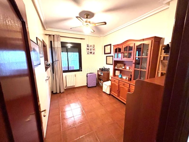 Foto 912f3737-74c2-4d36-ba03-0483965443cf. Casa en calle la merced 2 casa en urbanización con piscina en Linares