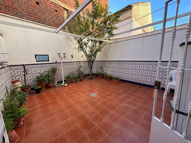 Foto 918e5d27-e0a4-4b71-b5c6-0b8ed3517a1e. Casa en calle la merced 2 casa en urbanización con piscina en Linares