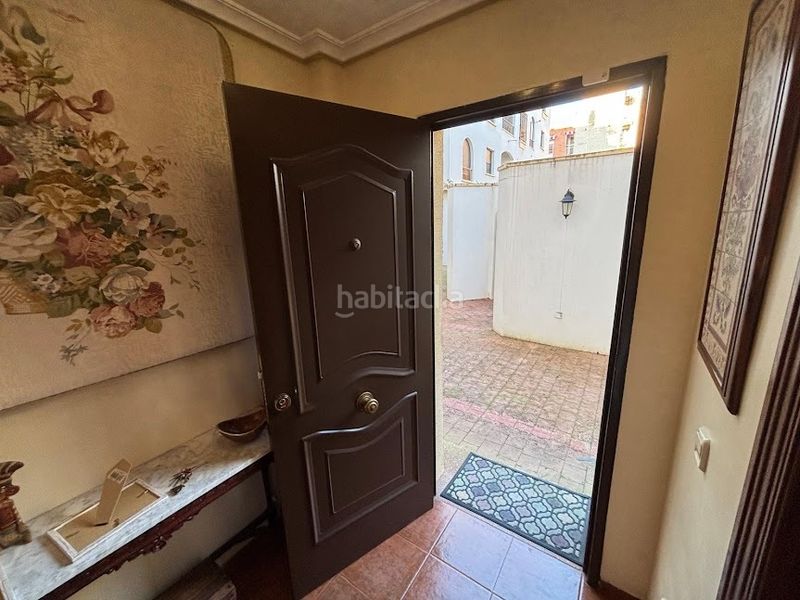 Foto ccdfdfa6-6fd7-452f-8415-d3a30a8f76e0. Casa en calle la merced 2 casa en urbanización con piscina en Linares