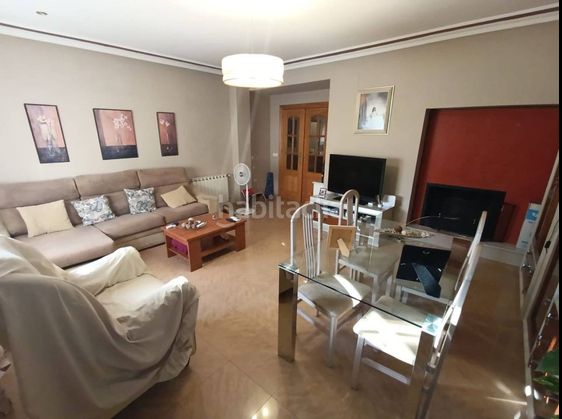 Foto 2d0004be-ccb8-4efb-8807-773e31340852. Casa amb xemeneia calefacció aparcament piscina a Linares