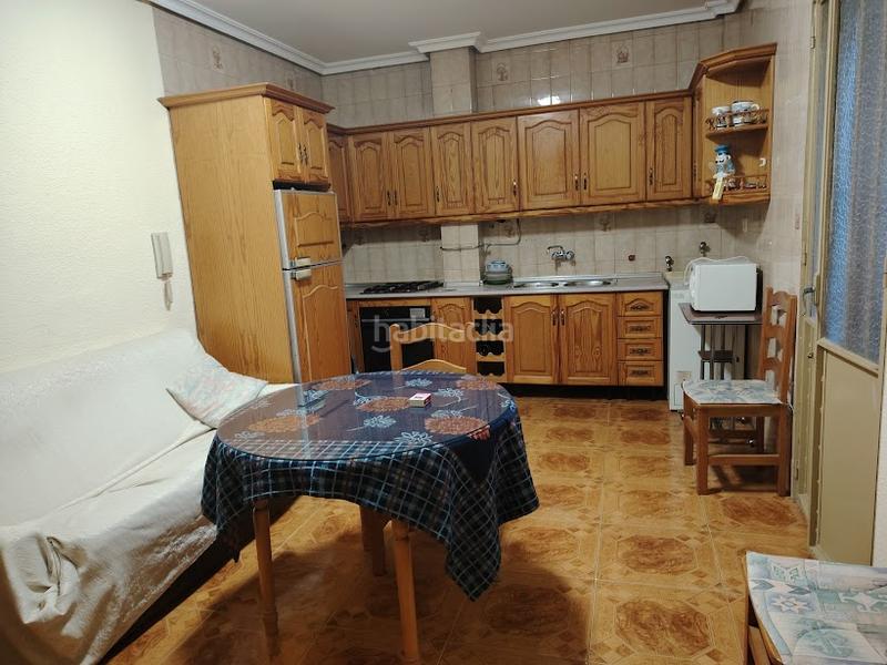 Foto b0c5ce49-4c1d-44c3-b760-c9ed1c93679e. Piso en calle río guadiel 21 piso zona los rios en Linares