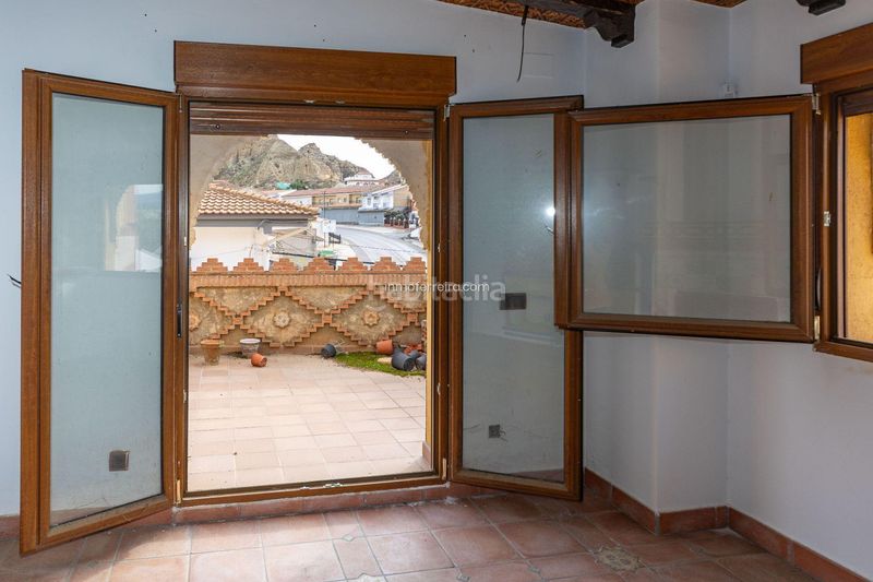 Foto 85359b41-f61a-45b2-8eee-72ecd48d6620. Casa adossada a Purullena
