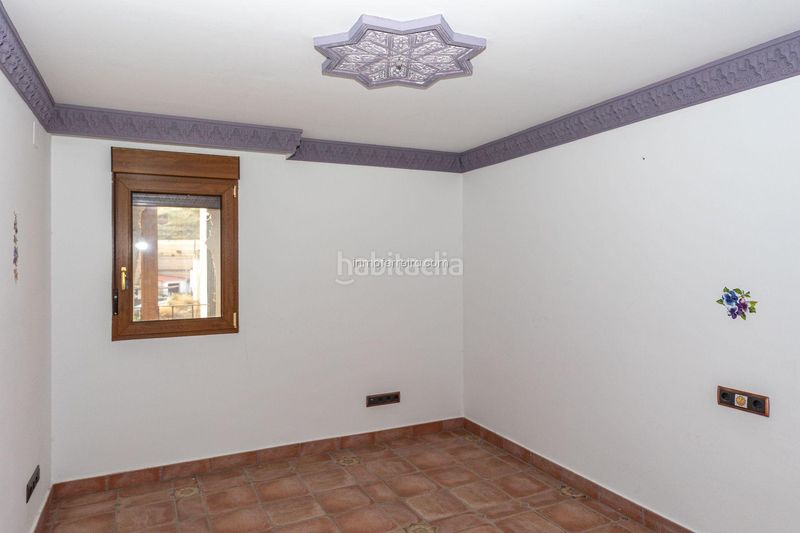 Foto e17fce38-3c4b-4d9d-aa02-4ae85b215293. Casa adossada a Purullena