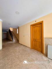 Etagenwohnung in Guadix. Piso céntrico con patio, garaje y trastero!