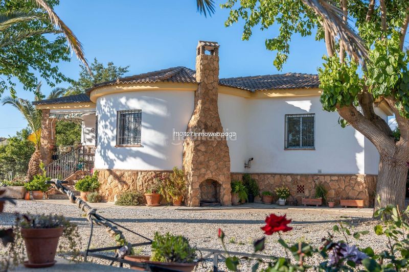 Foto 0abf092f-1fe9-4676-9e1f-cd5e030897b2. Chalet avec parking piscine dans Guadix