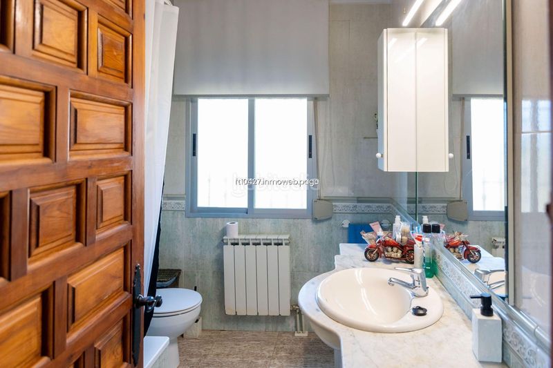 Foto 11dfc565-b895-4fe9-a5fc-8781bf940624. Chalet avec parking piscine dans Guadix