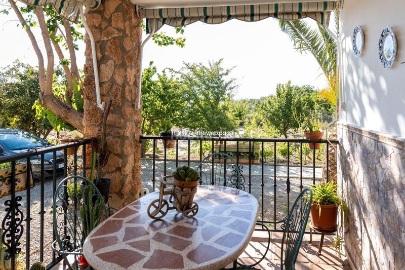 Foto 832f5d8b-8cd5-422d-9b8c-a375d3d98cc8. Chalet avec parking piscine dans Guadix