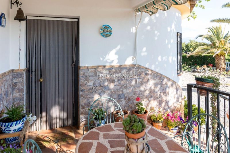 Foto c224b02c-8f87-430d-aff7-f3b8335f1521. Chalet avec parking piscine dans Guadix