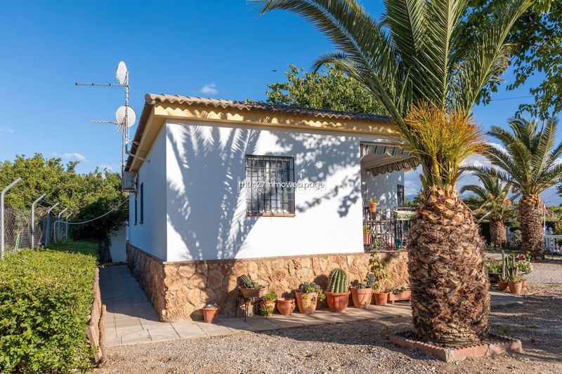 Foto c41bf9a4-0a7f-46be-82e4-4696293a27af. Chalet avec parking piscine dans Guadix