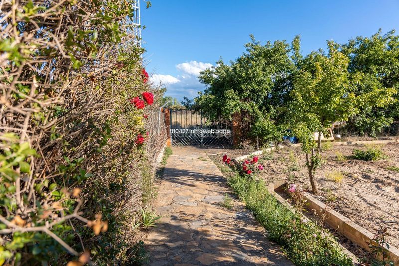 Foto c99c83c4-7440-48f3-a768-33327568b077. Chalet avec parking piscine dans Guadix