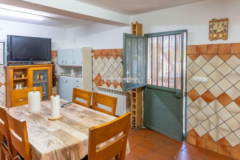 Foto cfed47cb-b2ba-4c9c-9641-ad7d8b742b49. Chalet avec parking piscine dans Guadix