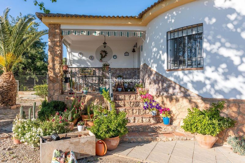 Foto d11ff74f-df48-48f7-af58-ff2da0b4b2c9. Chalet avec parking piscine dans Guadix