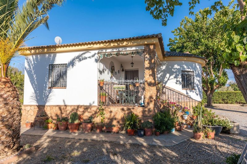 Foto e016ad69-f5ca-4e1e-b5d8-98ab72707056. Chalet avec parking piscine dans Guadix