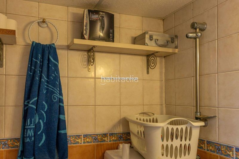 Foto f5a38fda-6046-43fc-8ec3-edbf59769737. Chalet avec parking piscine dans Guadix