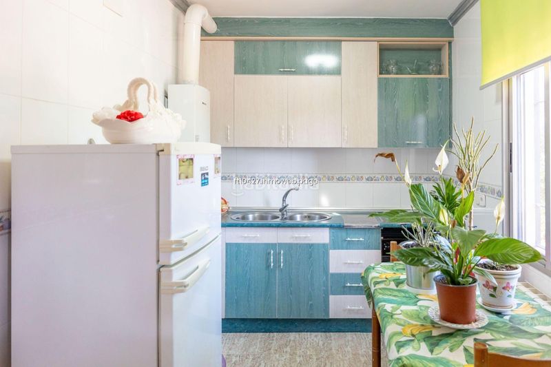 Foto f5f40c75-25c7-452b-aca6-58ac5f0a5a0e. Chalet avec parking piscine dans Guadix