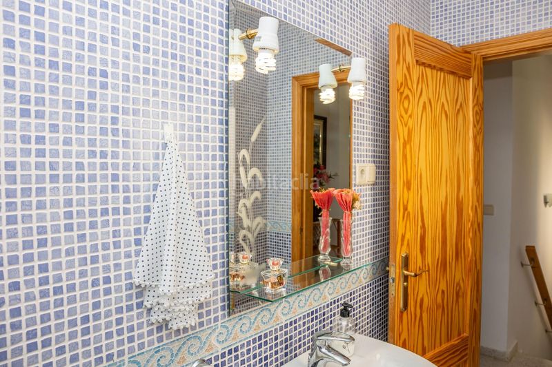 Foto b31ce85a-b1f2-479f-b4e8-fb0e62b3726d. Casa amb aparcament a Purullena