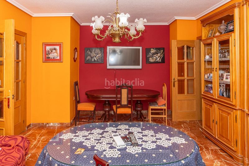 Foto 16e09929-7a4b-47f9-90d7-a136ded86923. Casa adossada amb aparcament a Guadix