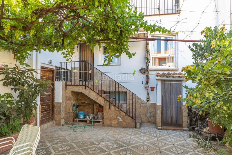 Foto 84b6c7a0-6899-4de3-b90f-1c9d235d0560. Casa adossada amb aparcament a Guadix