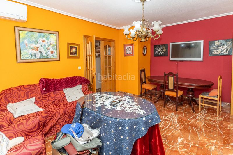 Foto b37270f0-748d-4d18-b37c-21fceb8dc066. Casa adossada amb aparcament a Guadix