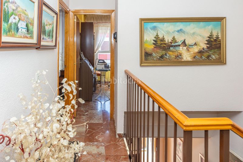 Foto bc04bc01-0cb3-4d73-8754-9e90afe758f7. Casa adossada amb aparcament a Guadix