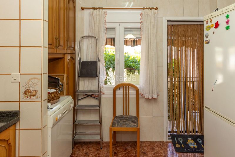 Foto e26648d8-6643-4a4b-bbe2-bea850898dd8. Casa adossada amb aparcament a Guadix