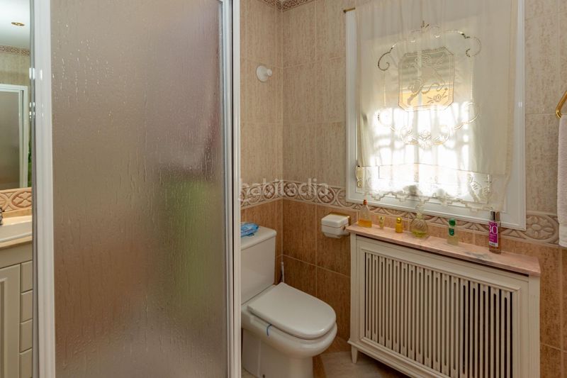 Foto 7621a288-3d34-4cd6-9f88-addda422b561. Chalet avec chauffage parking dans Aldeire