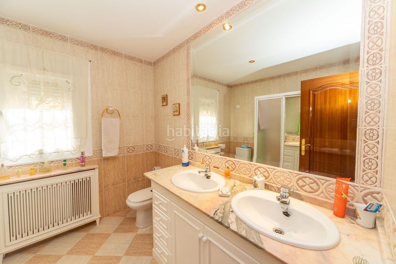 Foto ff96d18f-23bf-4e5d-9cbc-f49c66eb832b. Chalet avec chauffage parking dans Aldeire