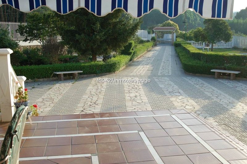 Foto 00323df9-ac78-4558-8d6c-041864d3f025. Xalet amb aparcament piscina a Guadix