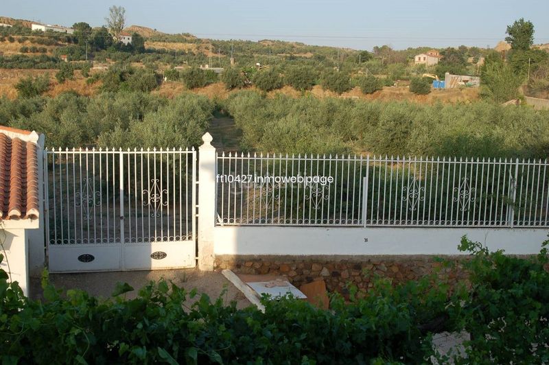 Foto 23a5028f-0bf7-409b-a0c3-48e79905c3df. Xalet amb aparcament piscina a Guadix