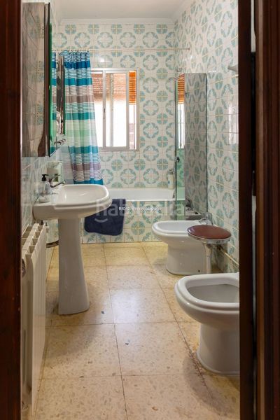 Foto 2989e77d-3368-4c3d-8372-38e9ab086ef0. Xalet amb aparcament piscina a Guadix