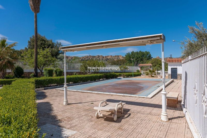Foto 9b13c0d8-63cf-42e3-a6ae-80716134d89c. Xalet amb aparcament piscina a Guadix