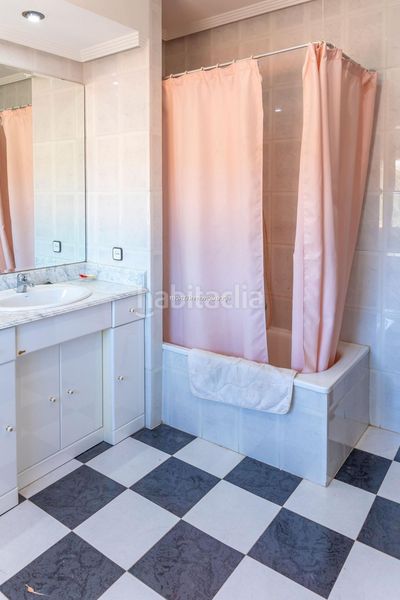 Foto a157850a-9872-495d-9418-b74fc6b63332. Xalet amb aparcament piscina a Guadix