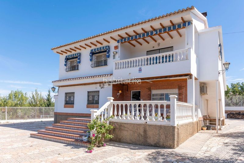 Foto baf08a4d-2996-4304-9e26-e83fb6edc48b. Xalet amb aparcament piscina a Guadix