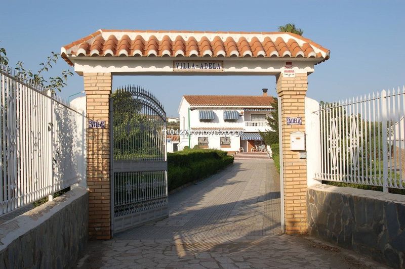 Foto bf0df662-3f2e-4153-a707-0e0df307ea85. Xalet amb aparcament piscina a Guadix