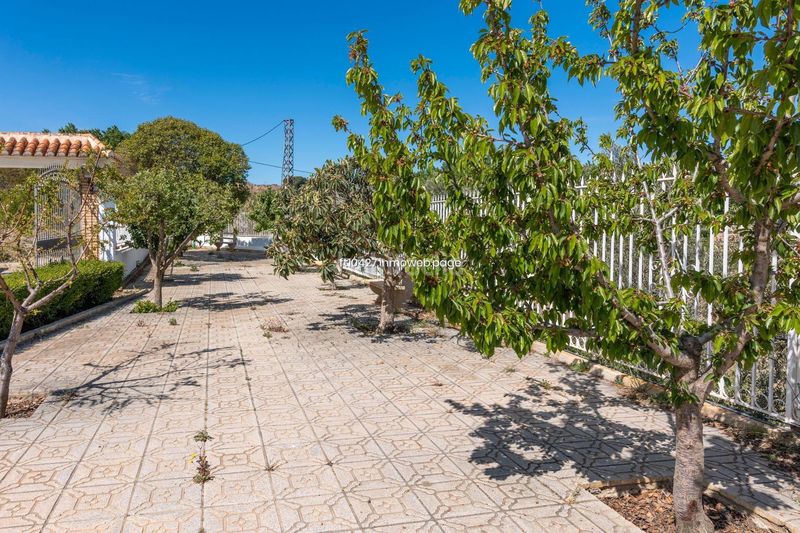 Foto caec0ab7-0414-46a4-8a99-3ce46d63e32d. Xalet amb aparcament piscina a Guadix