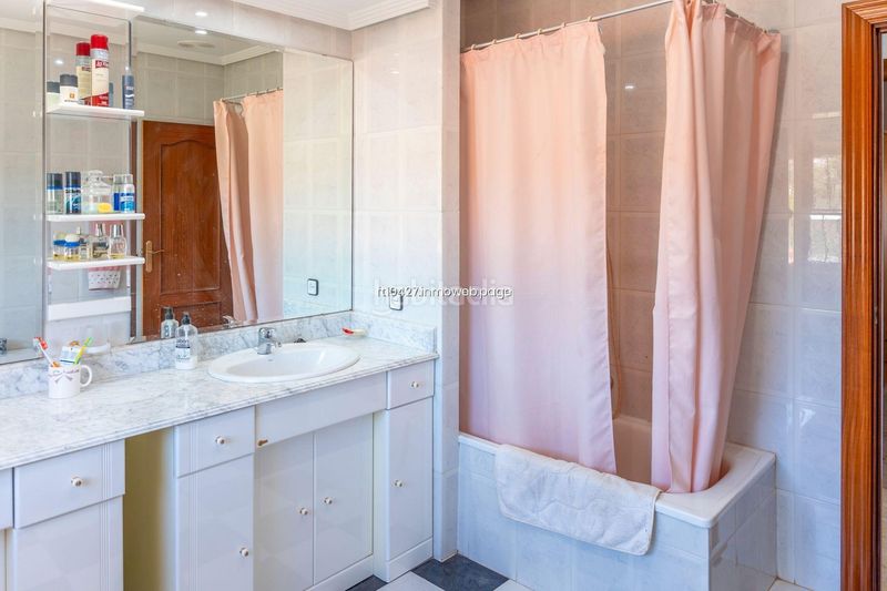 Foto d2e9e61e-631b-4f03-a0c2-9446ae9b3a9d. Xalet amb aparcament piscina a Guadix