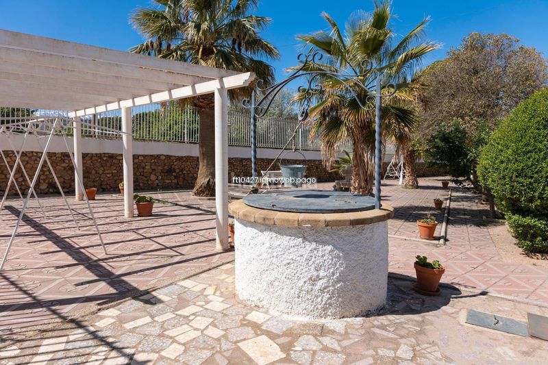 Foto e6eecab9-8dcd-4e07-aea4-70b39c81c2e5. Xalet amb aparcament piscina a Guadix