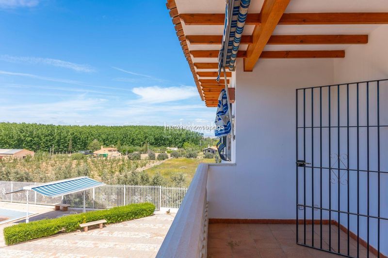 Foto f2f630c5-01f6-4924-98bf-98e978f6aa7a. Xalet amb aparcament piscina a Guadix