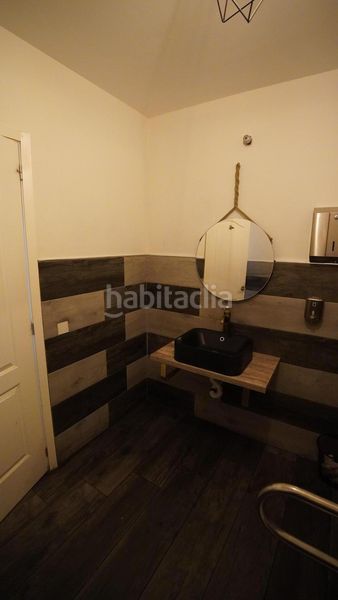Foto 878f5109-2d34-4cfc-8bb2-2b3e492fa17b. Location local commercial dans Santa Catalina - Canteras Palmas de Gran Canaria (Las)