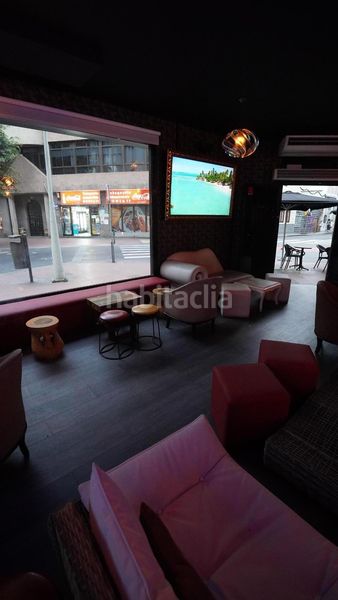 Foto e19c2fbd-eb58-4551-8ef2-e4a171bf6fb1. Location local commercial dans Santa Catalina - Canteras Palmas de Gran Canaria (Las)
