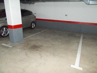 Parking voiture à Avenida avenida pintor felo monzón 31