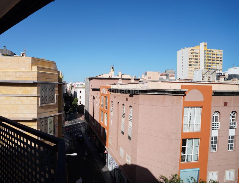 Foto 6a3e1f84-fc25-48d1-a803-bf6a2a2eeb3e. Dúplex a calle joaquin costa 16 a Santa Catalina - Canteras Palmas de Gran Canaria (Las)