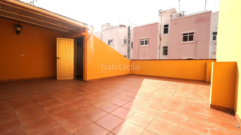 Foto 4d0b2675-556c-4616-a8fa-e742a7751c7d. Casa amb aparcament a Schamann - Rehoyas Palmas de Gran Canaria (Las)