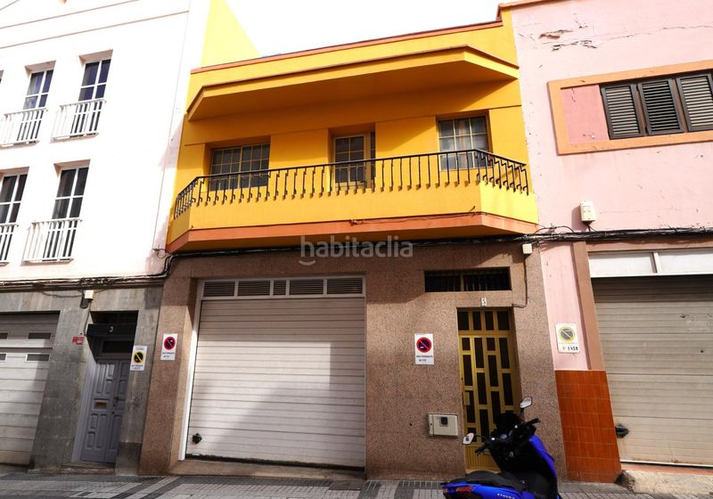 Foto 584657ba-cd23-474e-8f5b-08acb41393fa. Casa amb aparcament a Schamann - Rehoyas Palmas de Gran Canaria (Las)