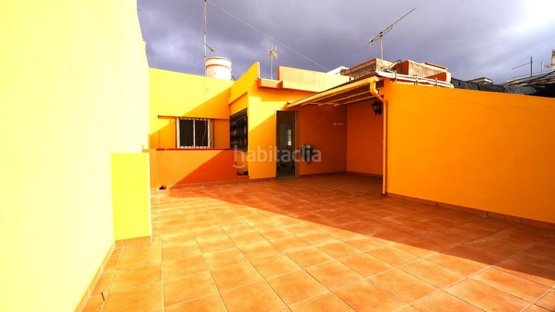 Foto 584b6f8a-cdea-480b-abd1-4713dddb4b5a. Casa amb aparcament a Schamann - Rehoyas Palmas de Gran Canaria (Las)