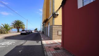 Pis  Calle calle camilo josé cela, 70