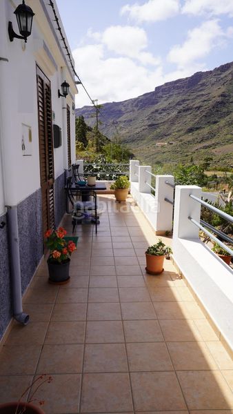Foto b2f39a67-3edb-429f-a44a-41817d7bd950. Casa con parcheggio in Mogán pueblo Mogán