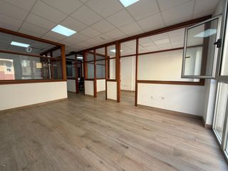 Rent Office space in La Garita - Marpequeña