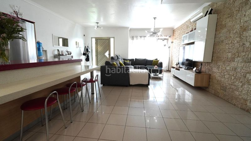 Foto b3ca784e-8e99-4f4c-92e4-97a826af69c8. Casa adossada amb aparcament a Cruce de Arinaga Agüimes